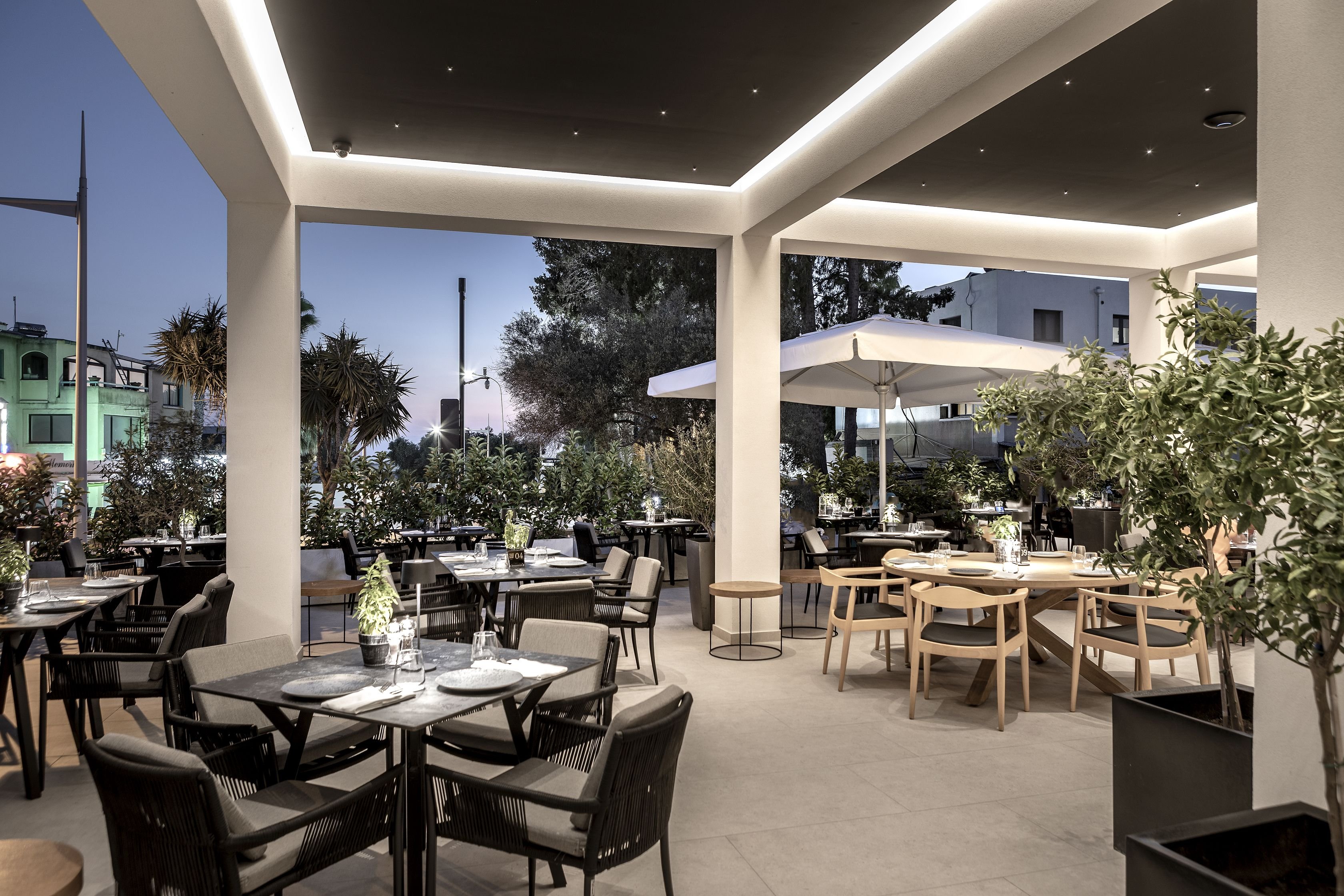 Anemi Hotel & Suites 58/64