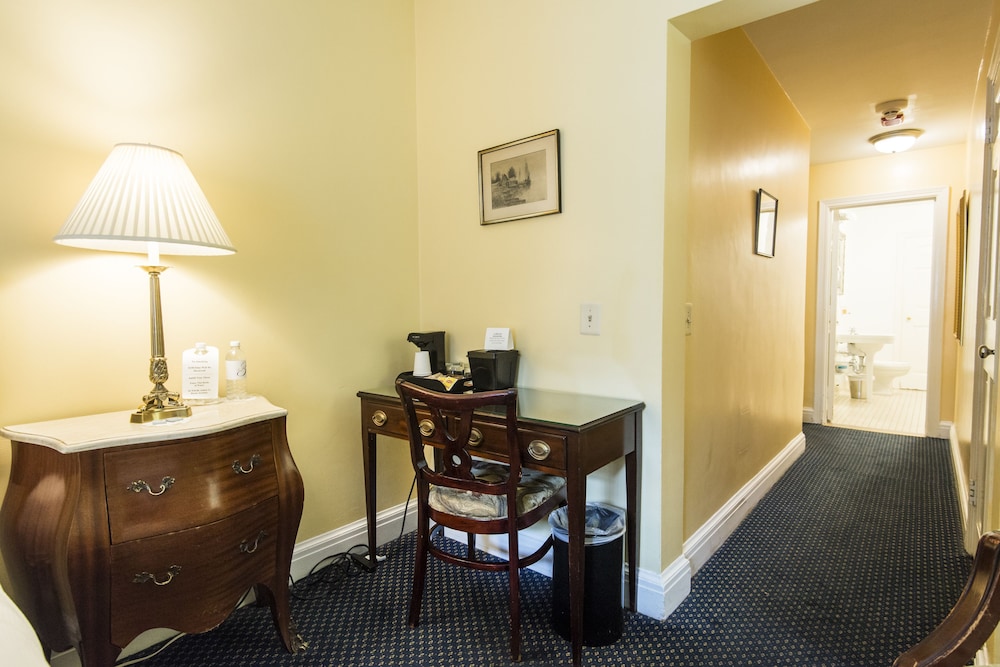 3 WEST CLUB HOTEL 53/62