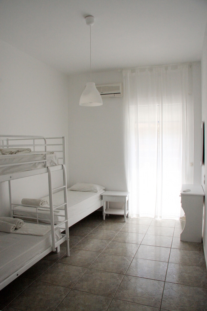Armadoros Hotel / Ios Backpackers 35/47