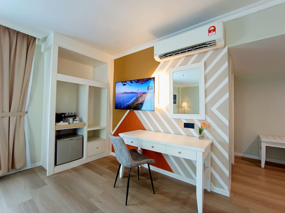 Raia Hotel Penang 50/50