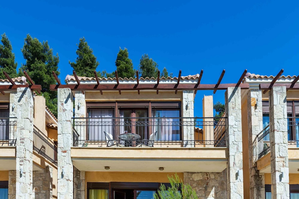 Akritas Ef Zin Villas & Suites photo1