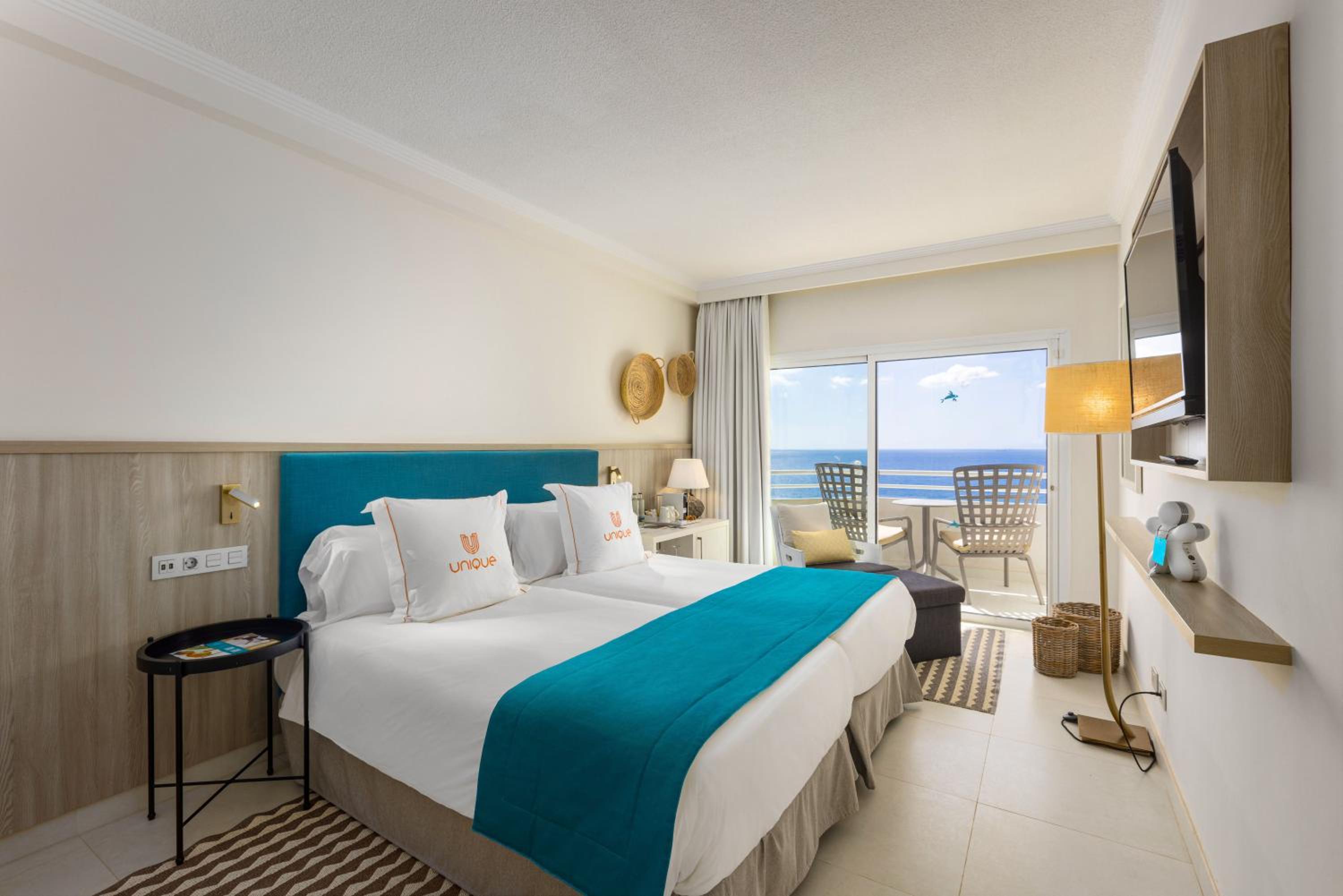 Unique, Deluxe, Twin Beds, with View، Corallium Dunamar by Lopesan Hotels - Adults Only 3/6