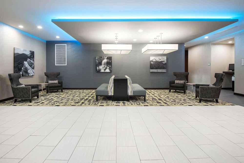 La Quinta Inn & Suites by Wyndham Morgantown 4/60