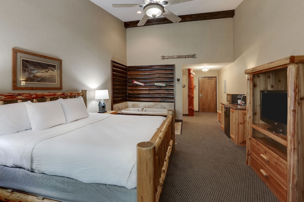 Expanded, Cottage, King Bed, Jetted Tub