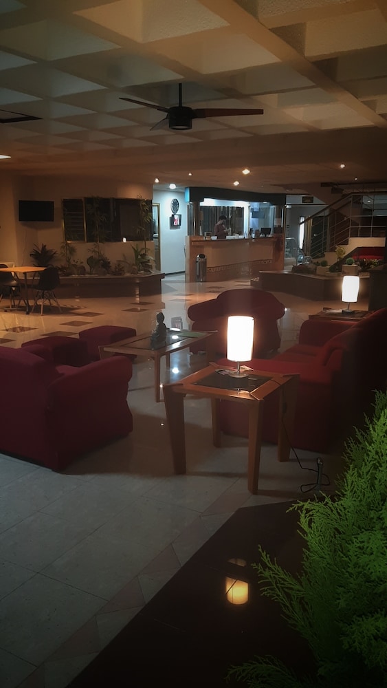 Enterprise Inn Plaza Ex Enterprise Inn Express Leon 42/45