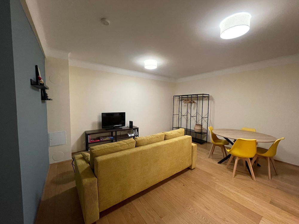 Kimi Apartments 26/50