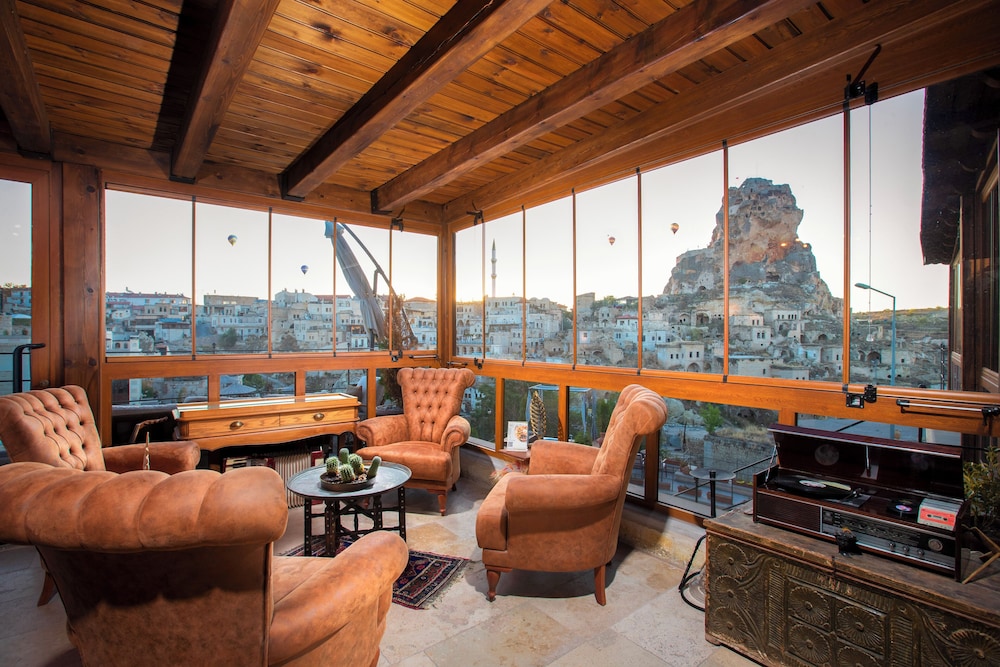 Cappa Via Cave Hotel 24/38