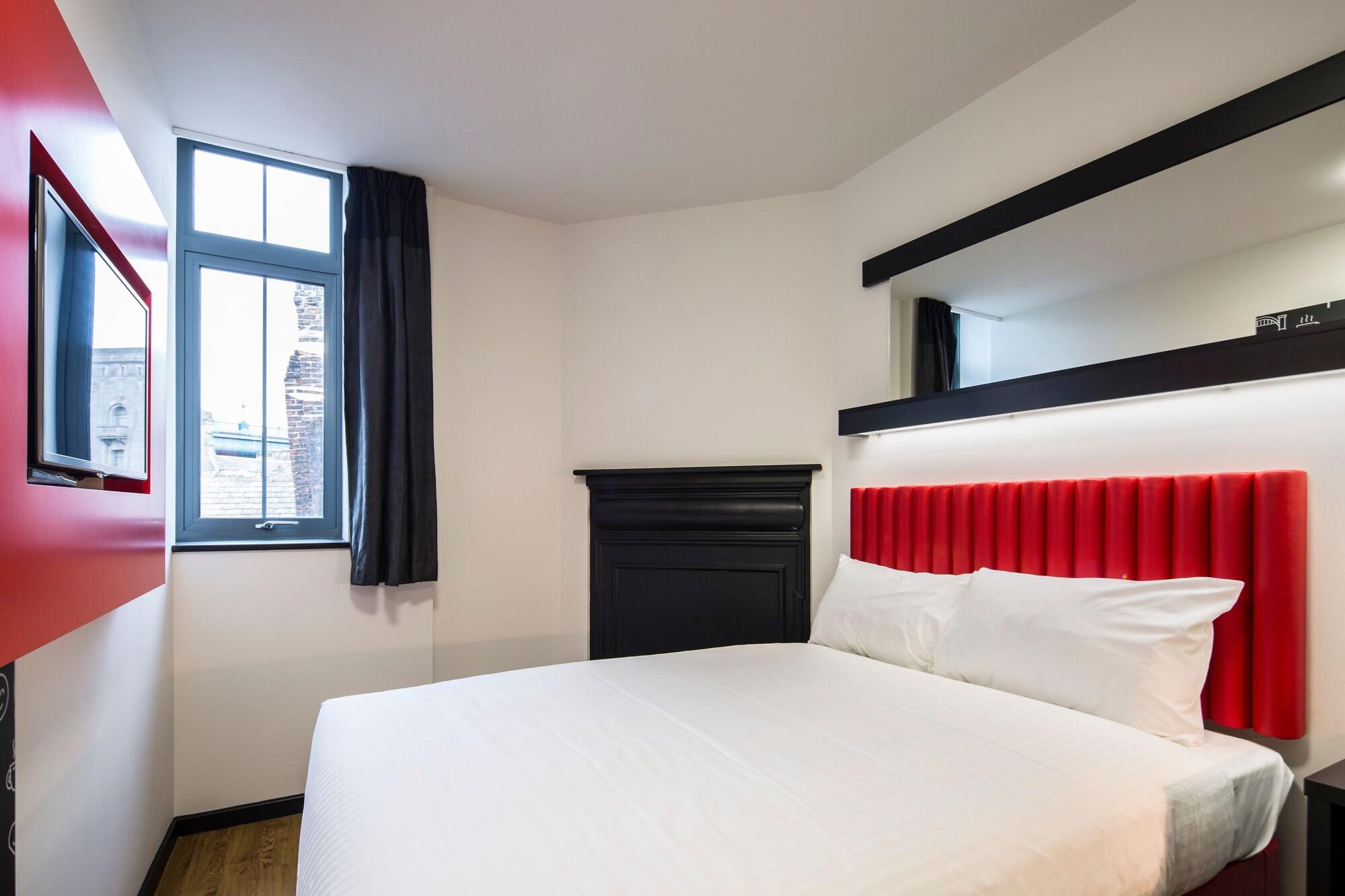 غرفة قياسية بسرير مزدوج، easyHotel Newcastle City Centre 3/7