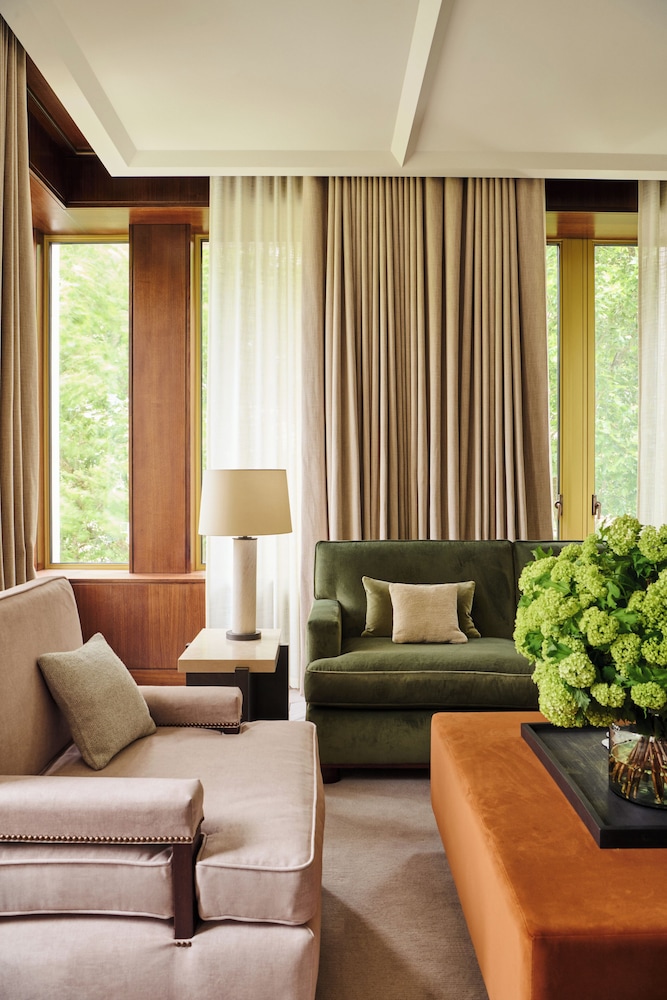 The Chancery Rosewood 35/49
