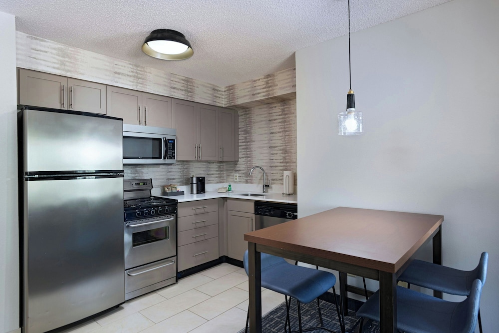 Residence Inn Houston The Woodlands / Lake Front Circle 36/50