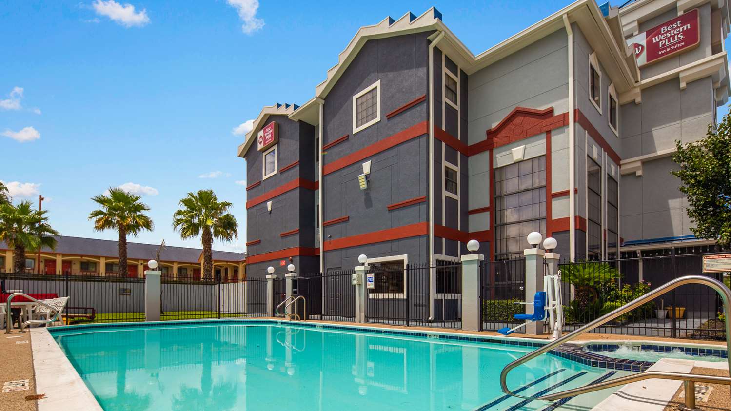 Northwest Inn & Suites 1/9