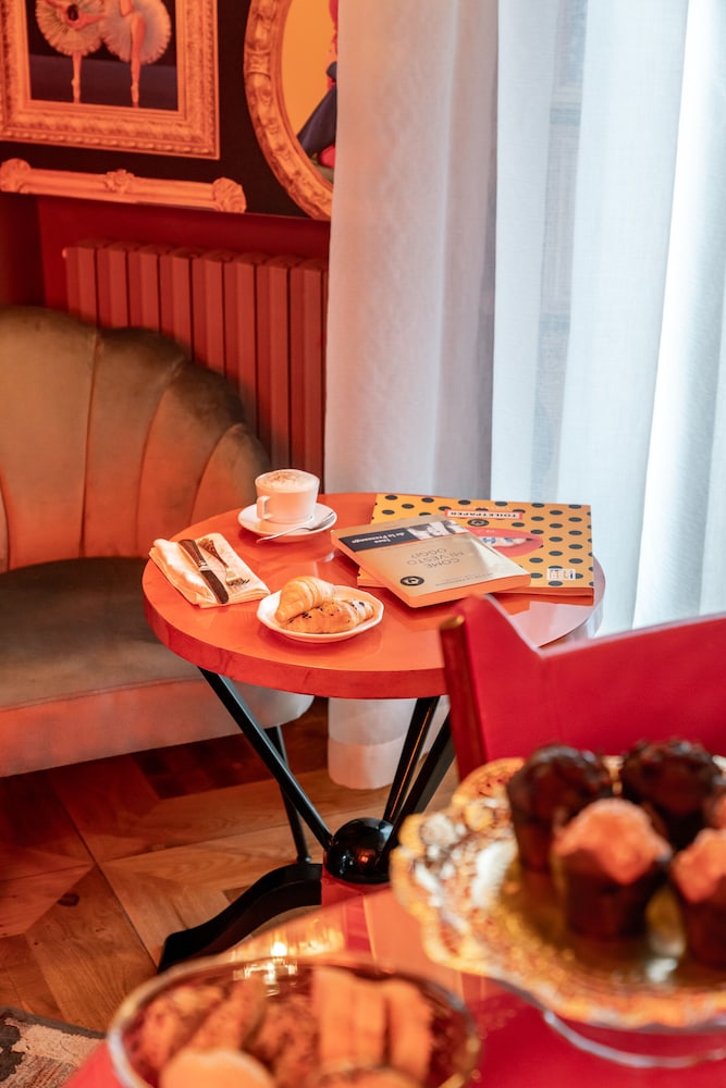 Ambra Cortina Luxury Fashion Boutique Hotel 47/55