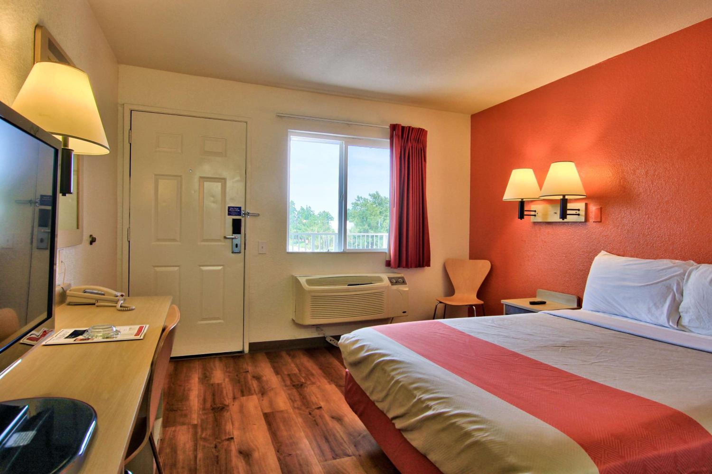 ROOM, DOUBLE BED, ACCESSIBLE