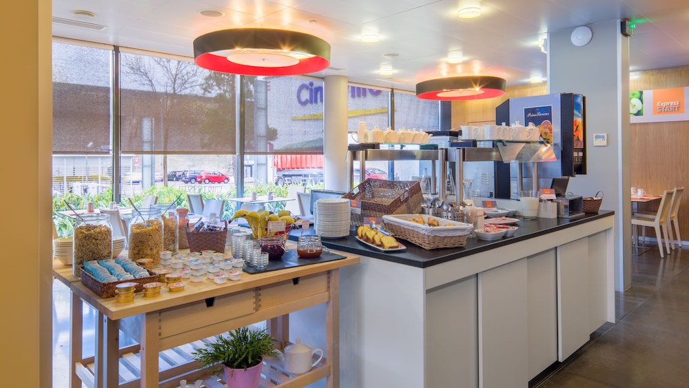 restaurant-cafeteria