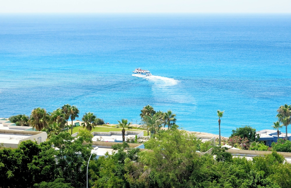 Marina Hotel 64/68
