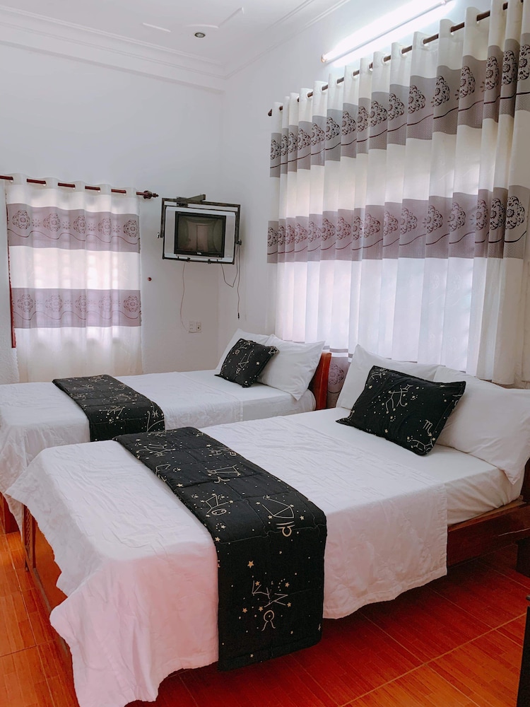 DELUXE, DOUBLE BED, CITY VIEW