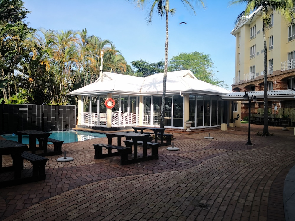 The Riverside Hotel 40/50