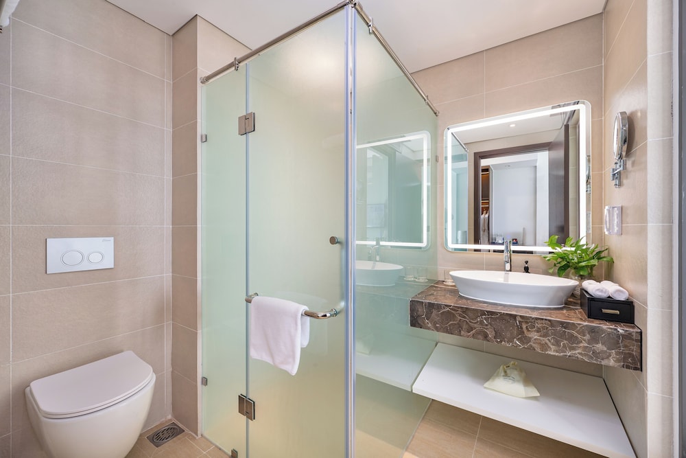 Nesta Celia Danang Hotel 50/50