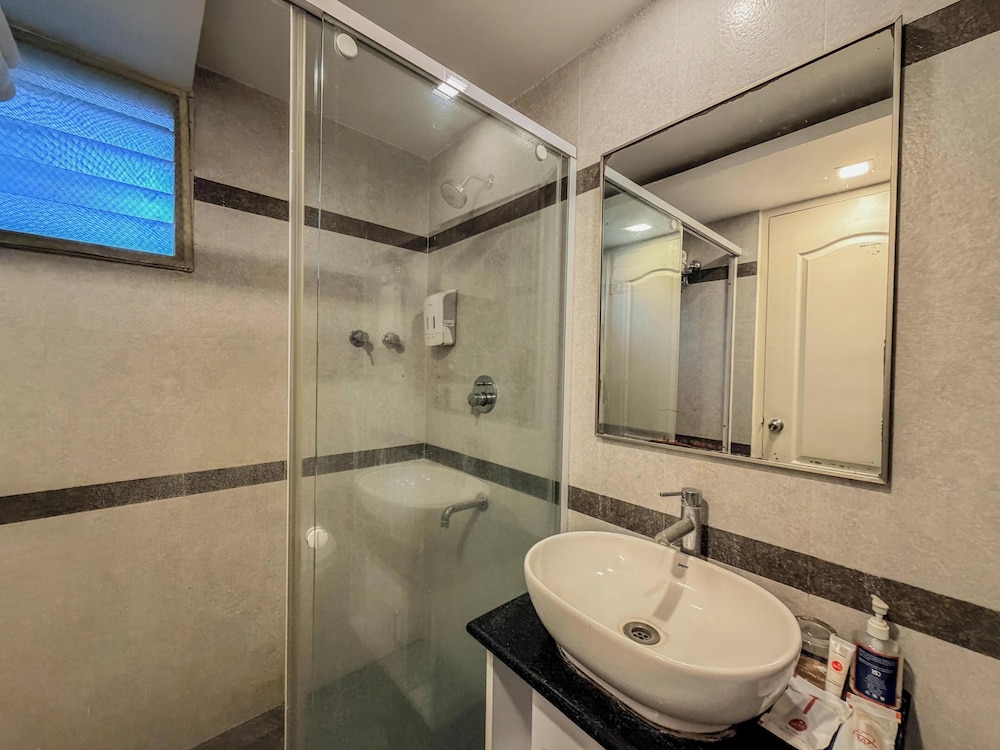 Zip By Spree Hotels Surabi International 55/58