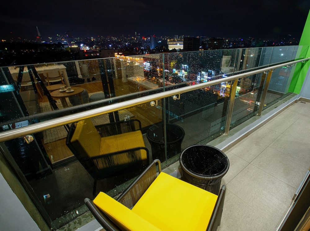 Republic Plaza Apartment 4/38