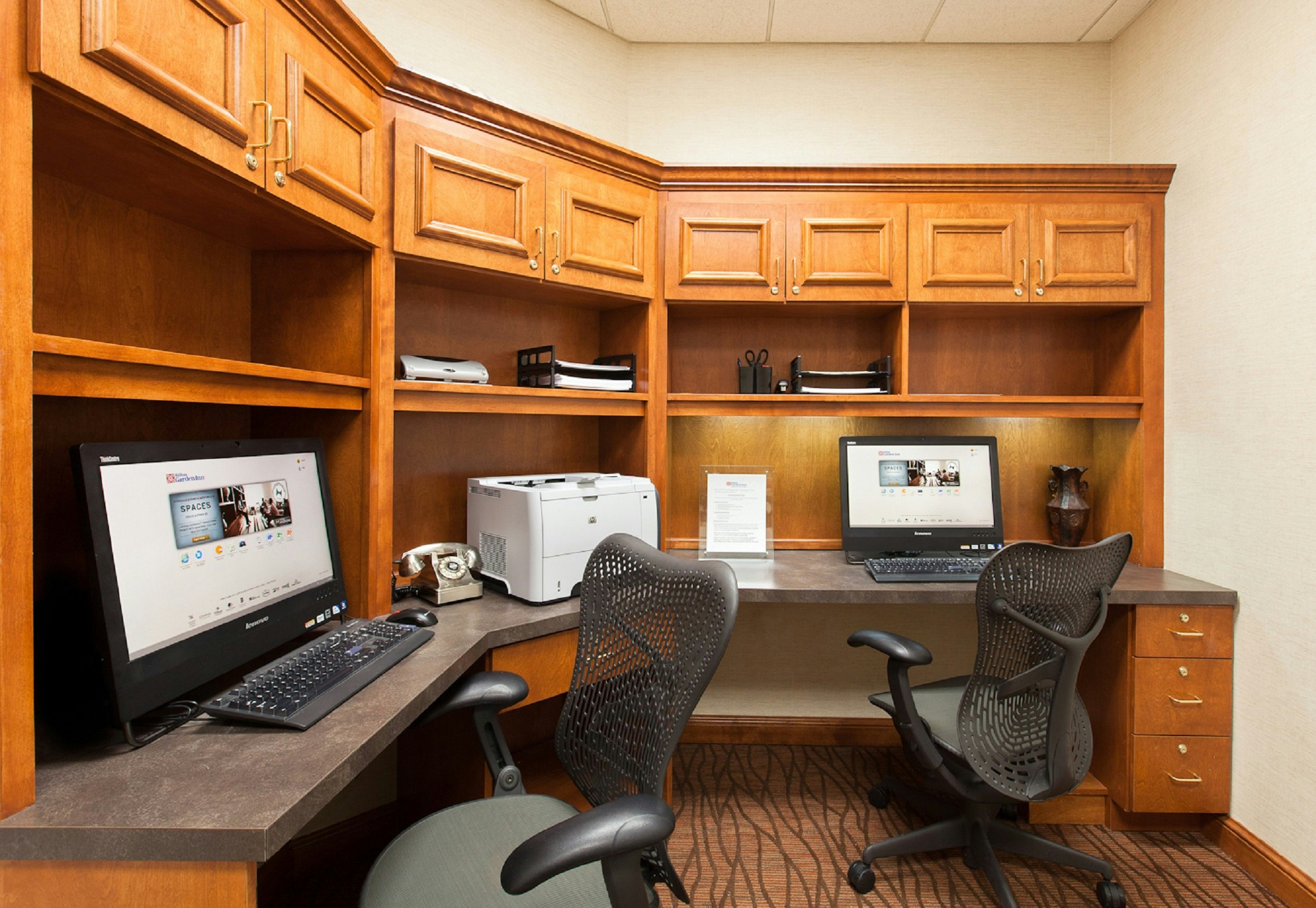 Hilton Garden Inn Naperville/Warrenville 14/19
