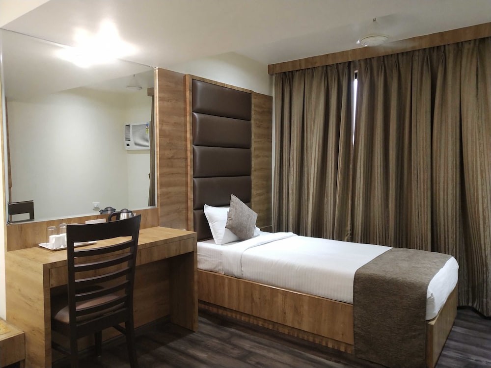 HOTEL HERITAGE DAKSHIN 16/50