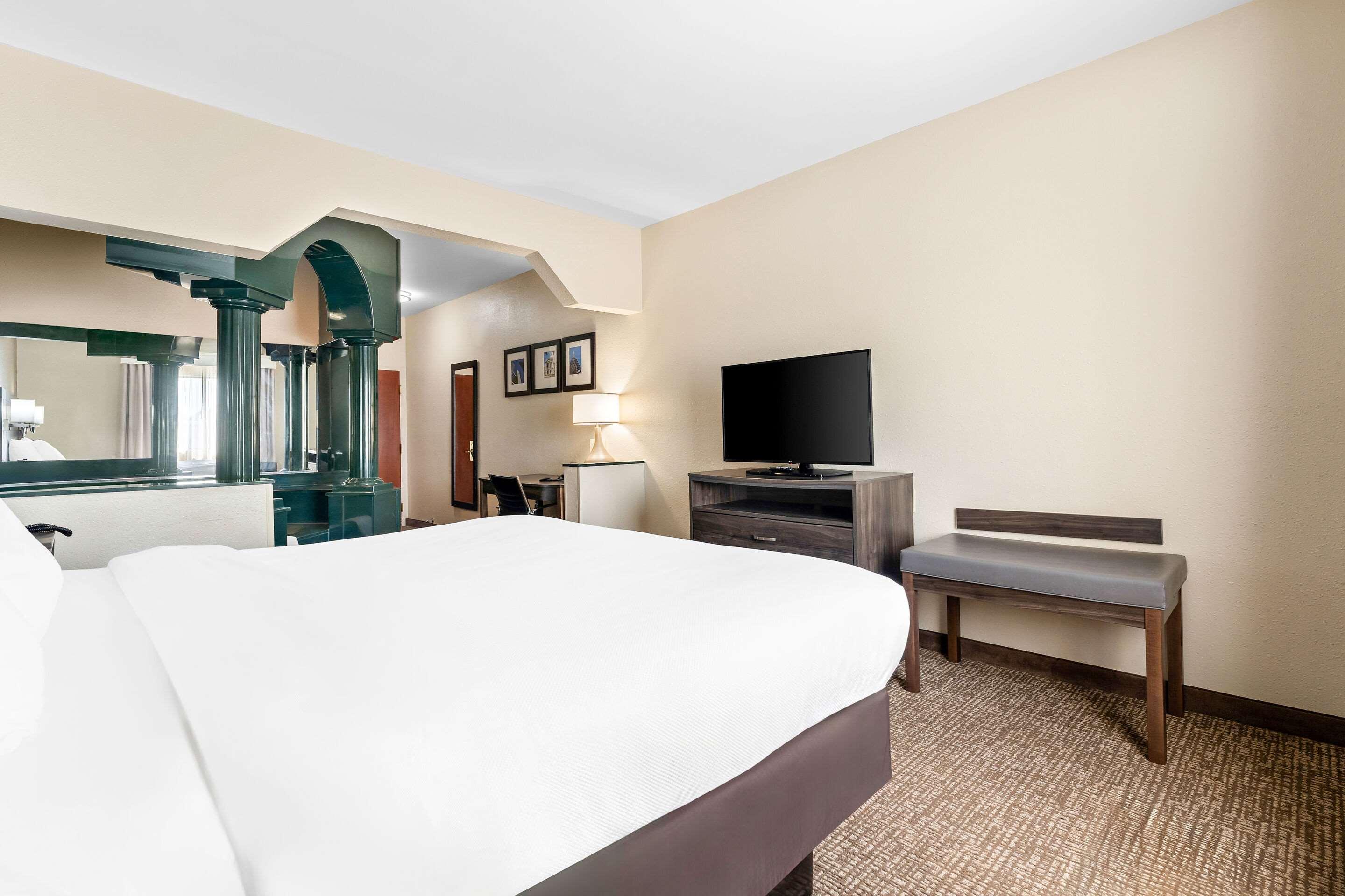 Upgrade, Suite, King Bed