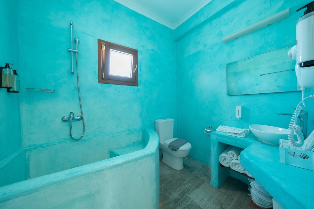 جناح بسريرين منفصلين وسرير كينج وسرير كوين بغرفتي نوم مع أريكة، Belle Etoile Villas 5/6