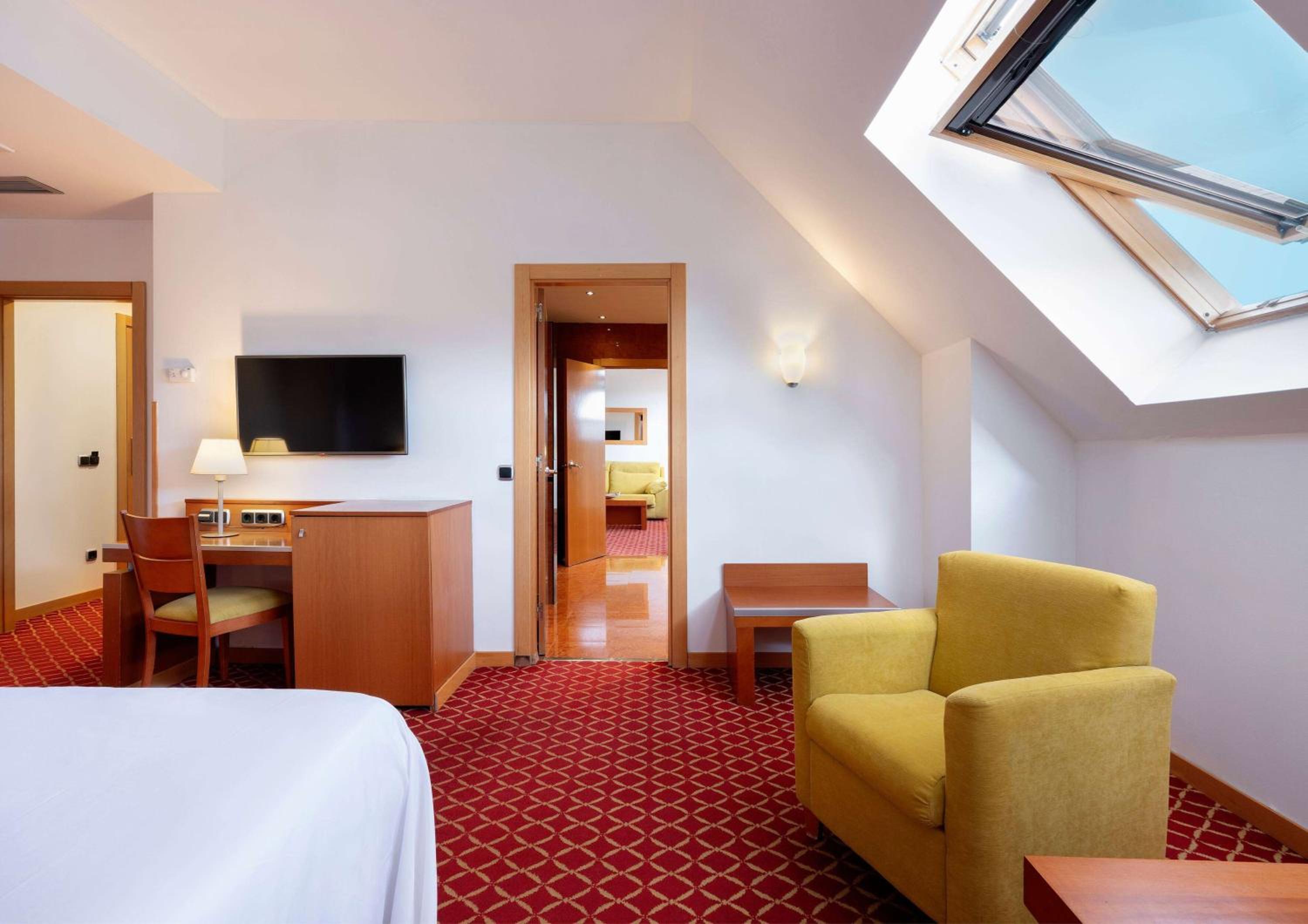 غرفة عائلية بسرير بطابقين وسرير كوين، Hotel Zentral Leon 3/5