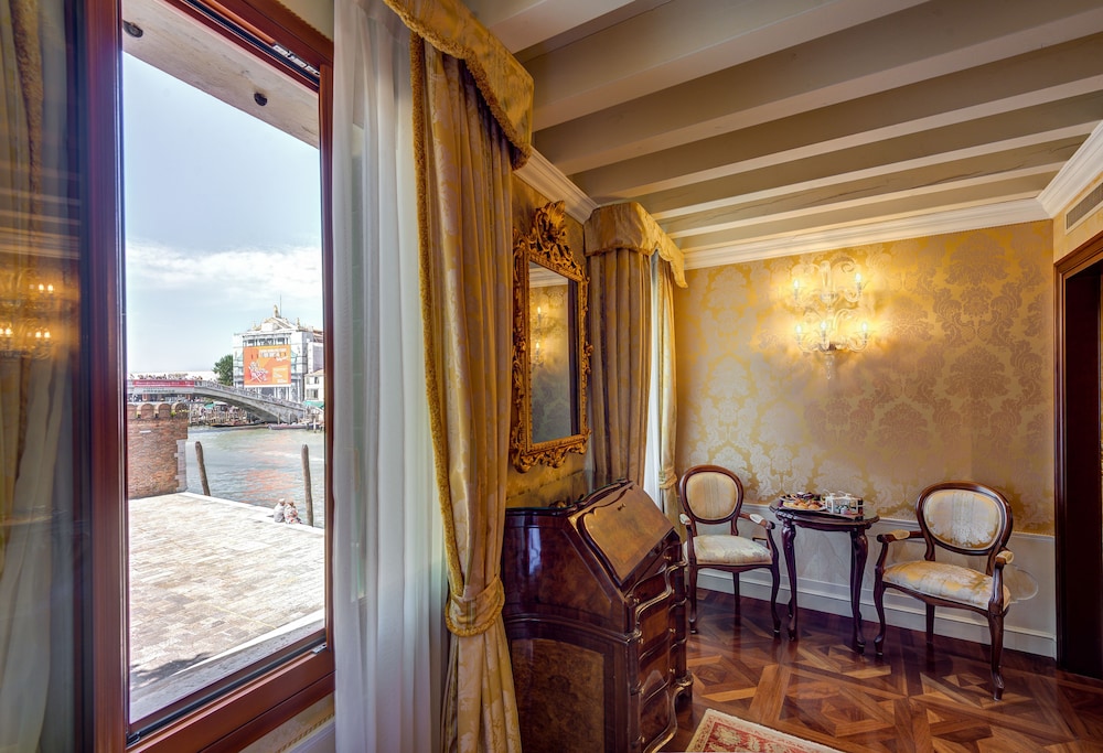 Canal Grande Hotel 26/36