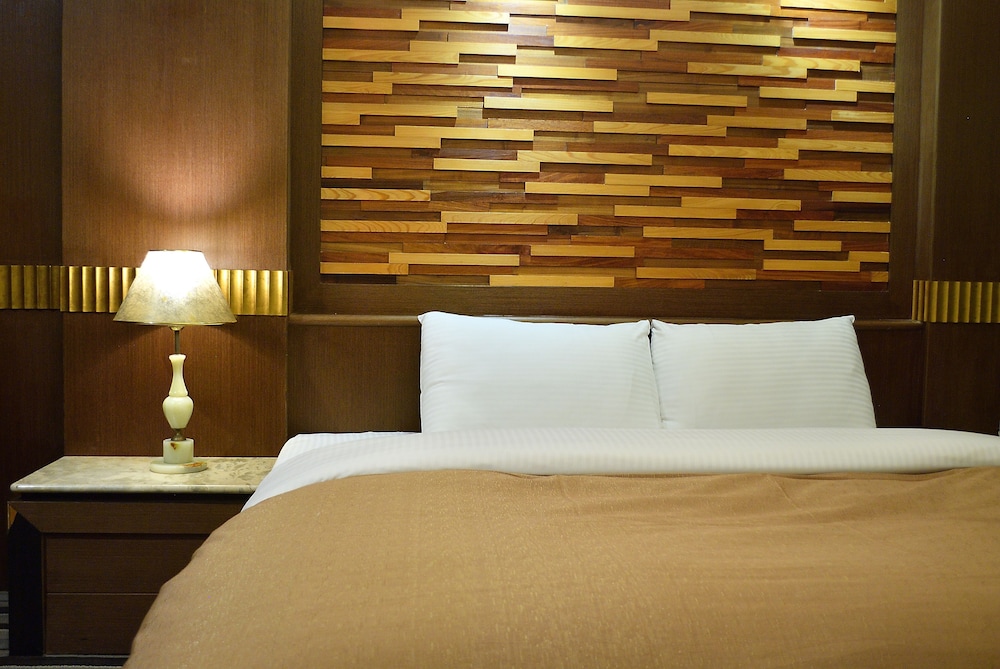Ying Zhen Hotel 32/44