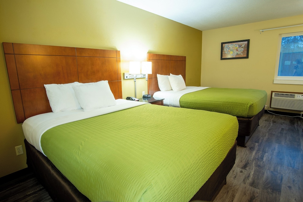 Coratel Inn & Suites by Jasper River Falls 20/60