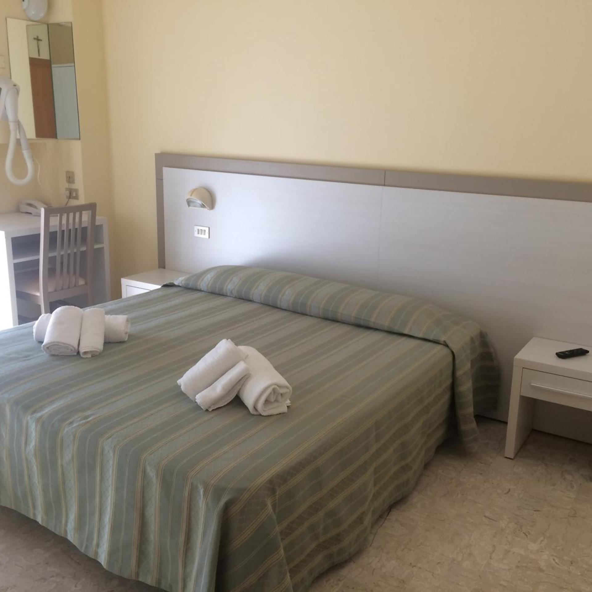 Room, Double or Twin Bed, Sea View