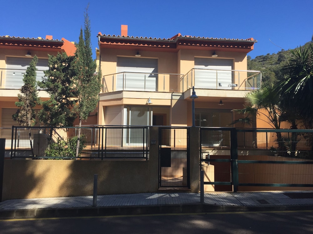 Universal Don Camilo Aparthotel 5/71
