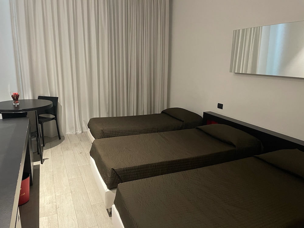 Blue Shades Aparthotel 44/66