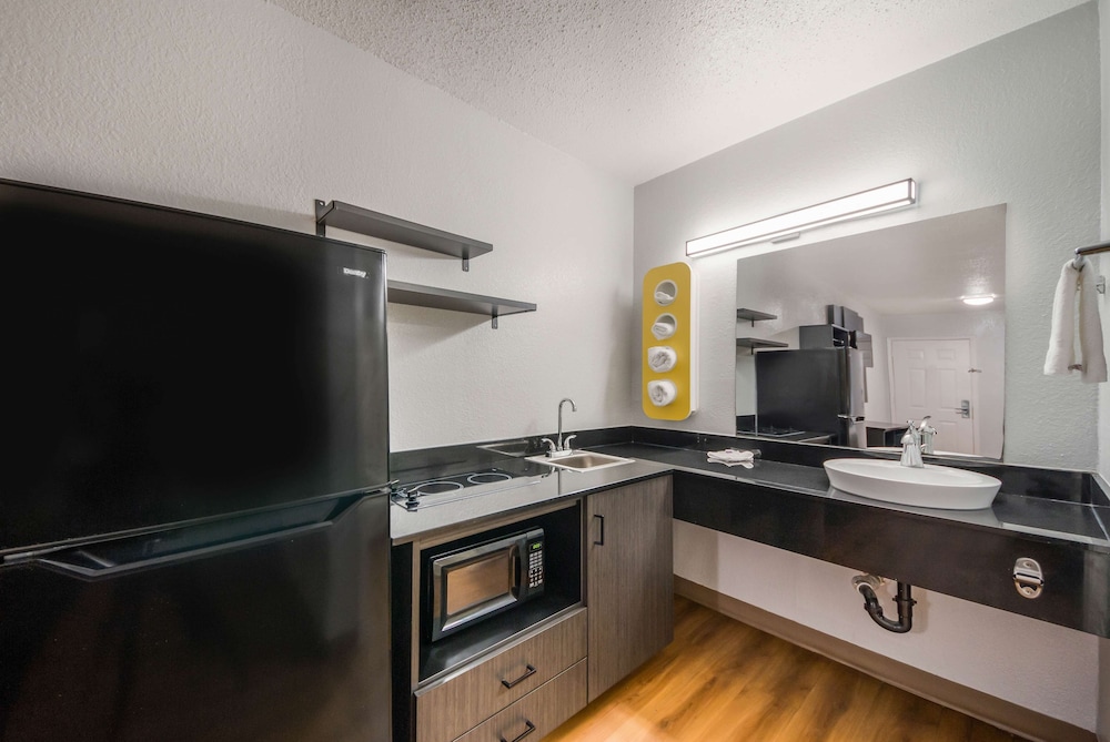 Studio6 Laredo, TX - North I 35 46/47