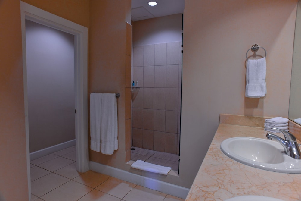 Breeze Private Residence Club 62/64