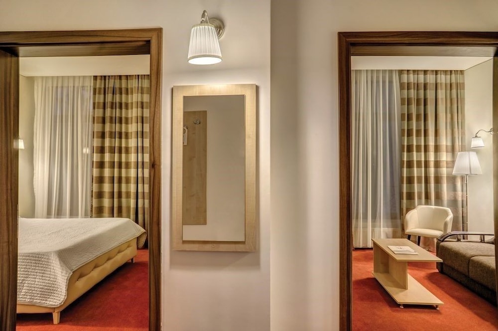 Hotel Capitol 23/55