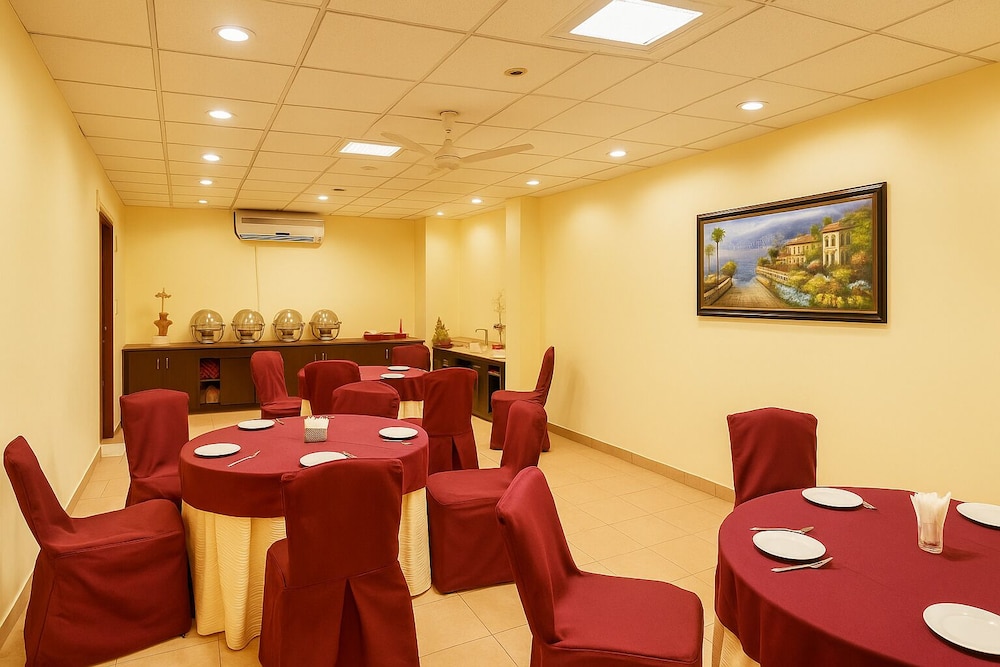 HOTEL TJS ROYALE 32/44