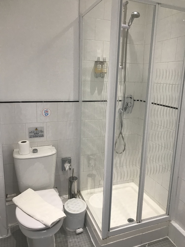 Kempfield House Hotel 40/50