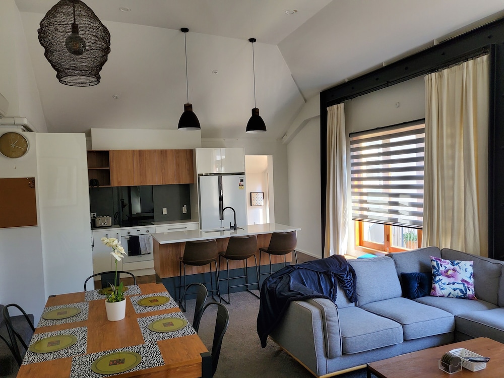U Boutique Hotel Wellington, SureStay Collection by BW 46/68