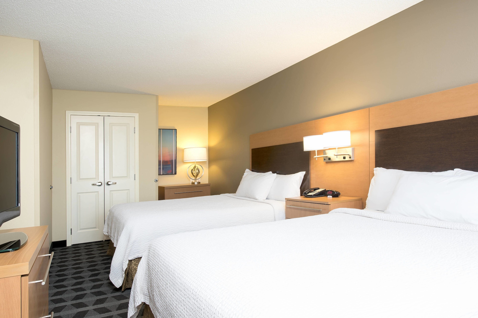 1 Bedroom, Suite, 2 Queen Beds, Sofa