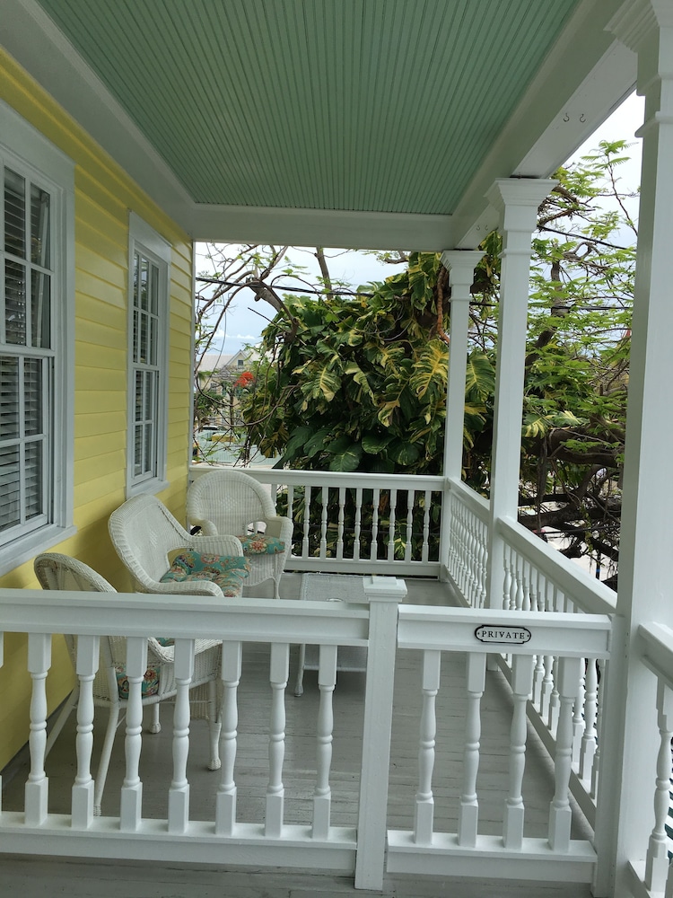 Avalon Bed & Breakfast 2/55