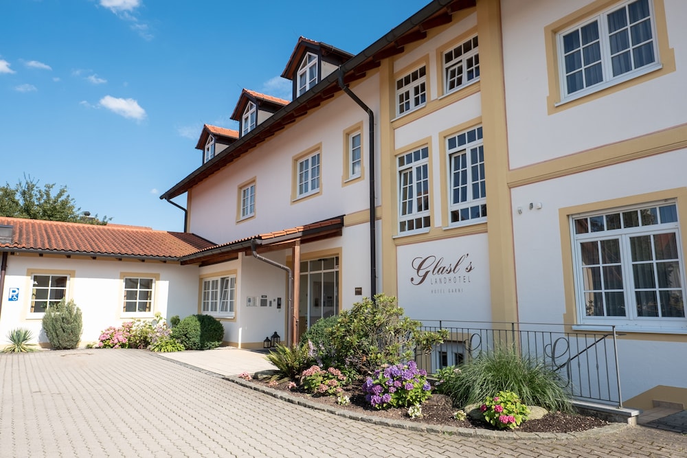 Glasl's Landhotel 2/50