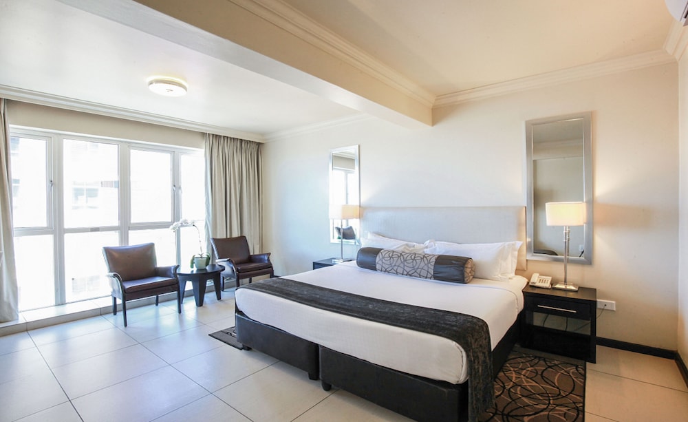 Blue Waters Hotel 12/50