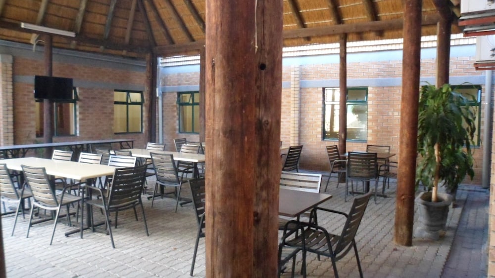 Airport Hotel Maun 12/20
