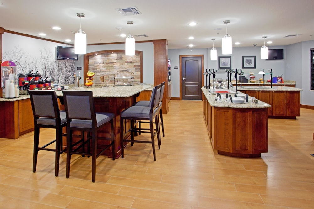 Staybridge Suites Tyler University Area 66/80