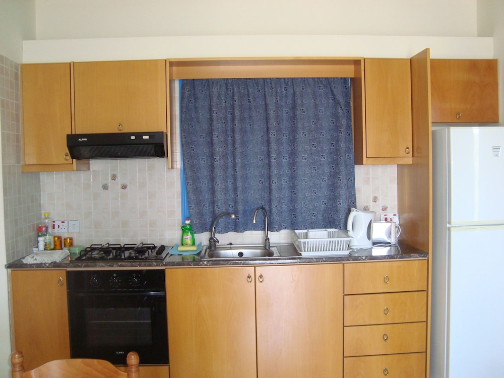 Socrates Apartments 5/16