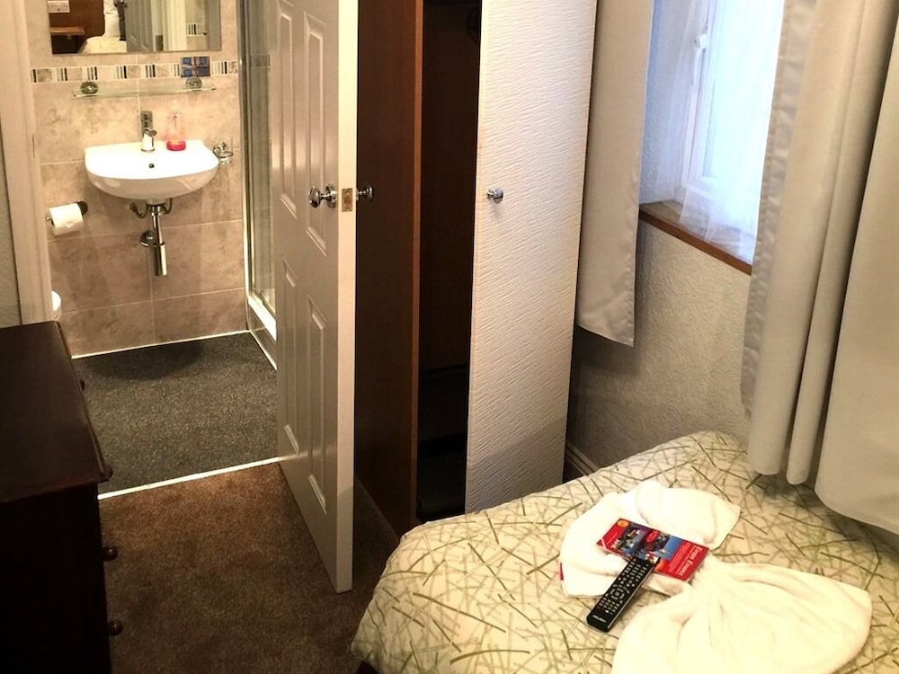 Charlotte Guest House 18/73