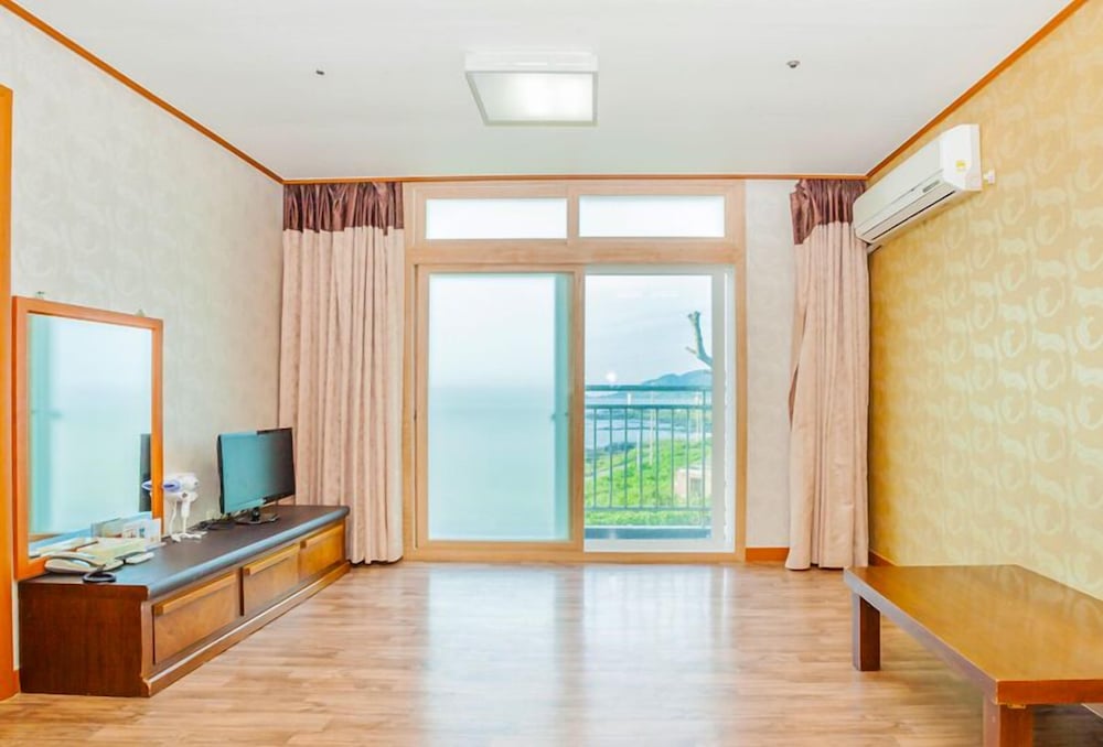 Il Sung Jeju Beach Resort 31/42